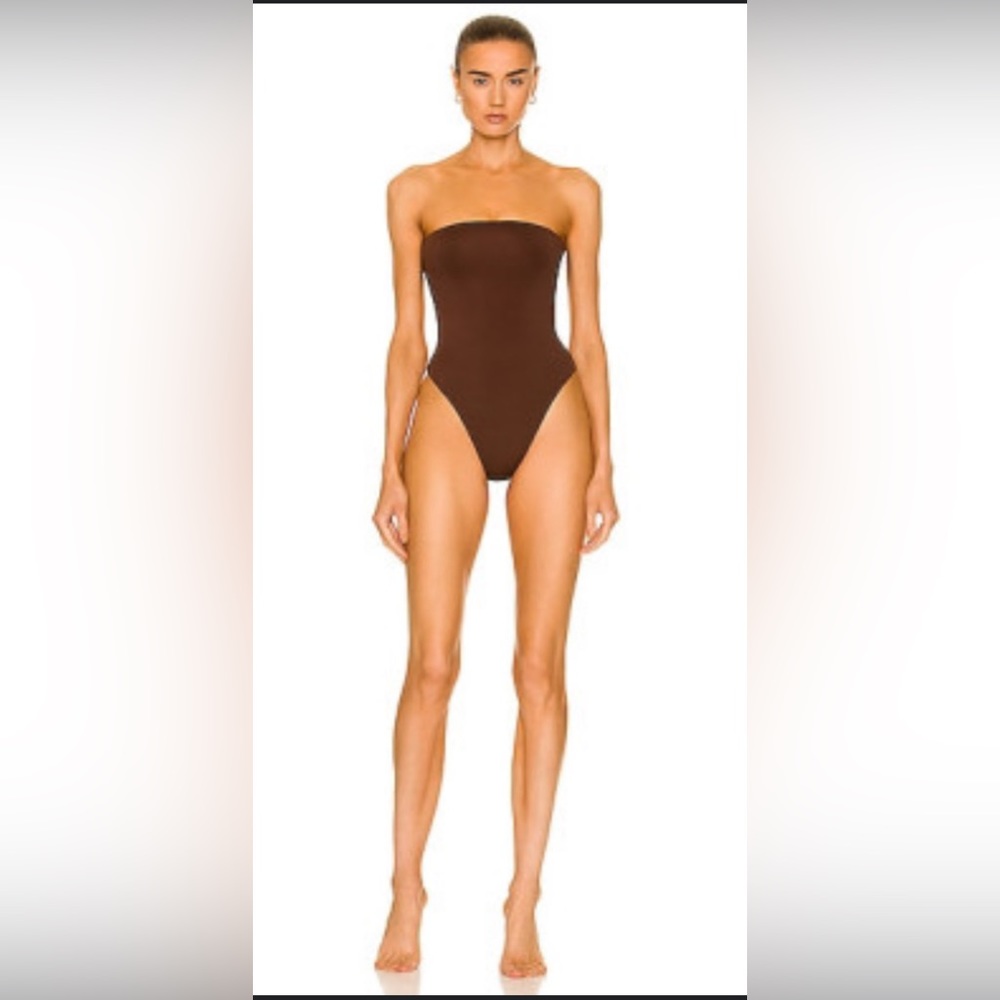 BRAND NEW NEVER WORN ONE AEXAE BANDEAU ONE PIECE BATHING SUIT